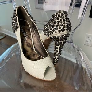 Offwhite studded peek toes
